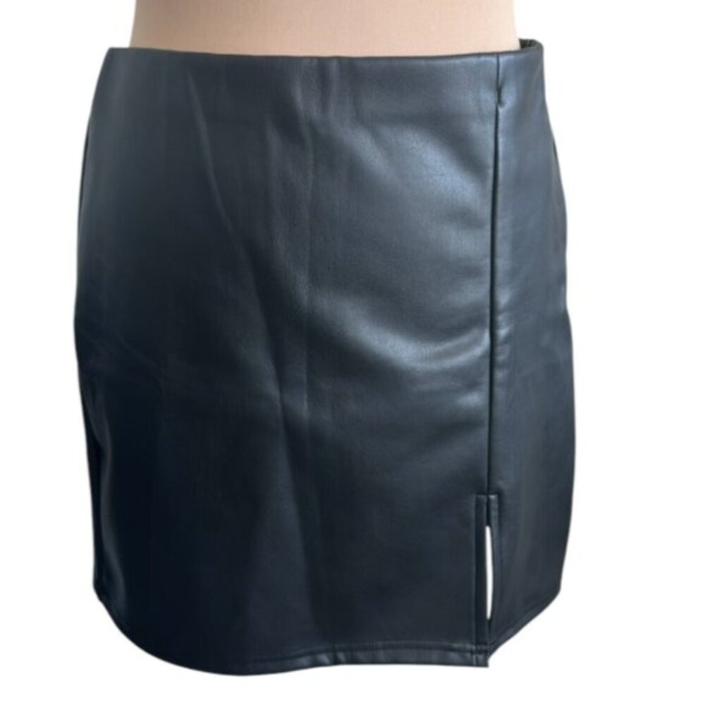 RDI Fx Leather Black MINI skirt pull on Sz. M